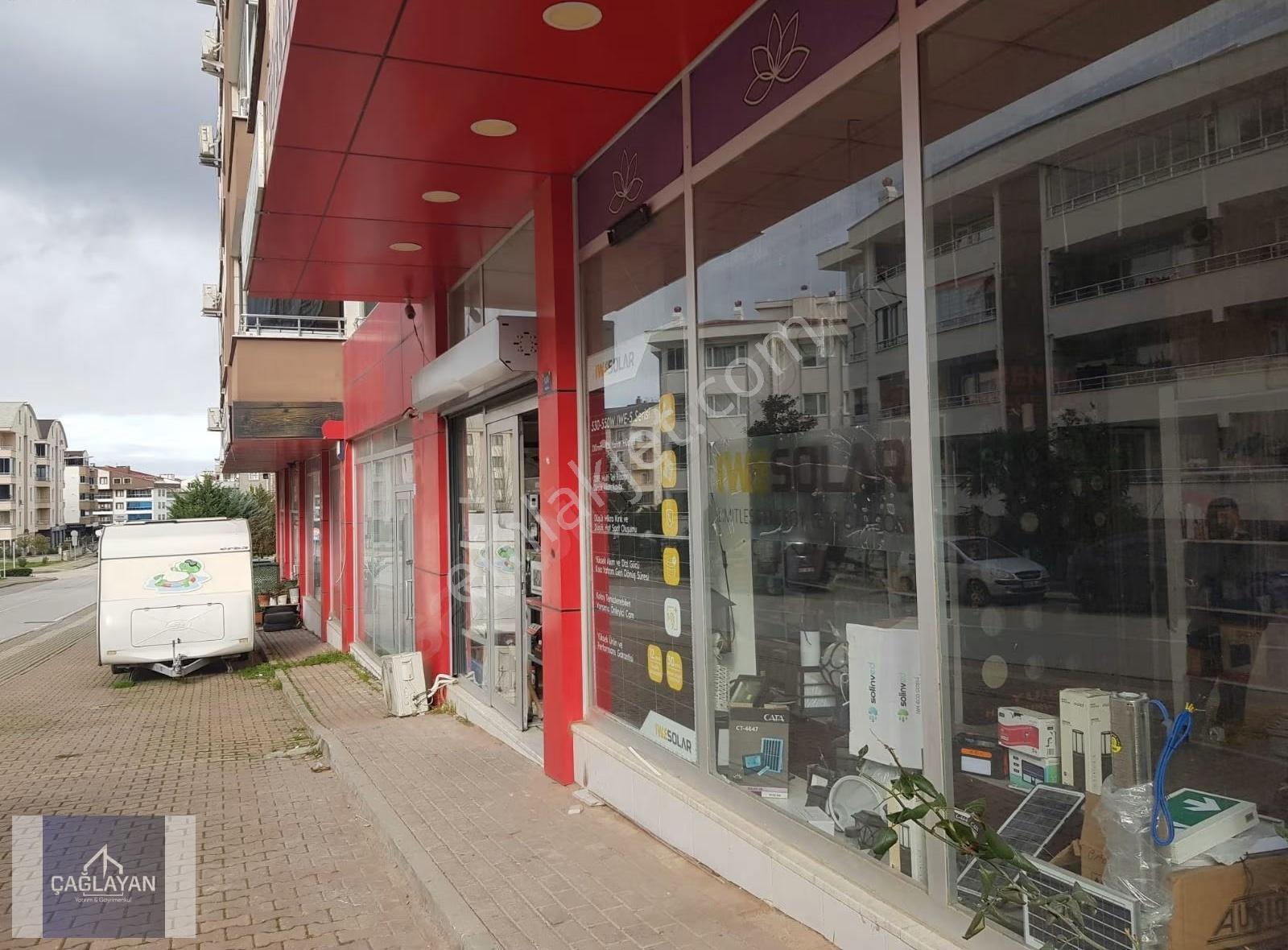 Demirci'de Merkezi Konumda Kiralık İş Yeri - Görsel 7