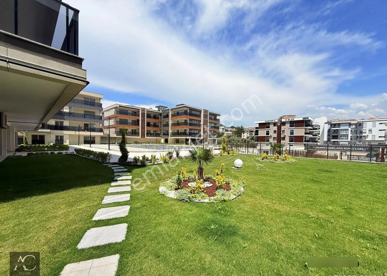 Aclass'dan Merkezi Konumda-güvenlık-kapalı Otopark-bahçe-havuz-sosyal Alan-lüx Fırsat 1+1 Daire - Görsel 2