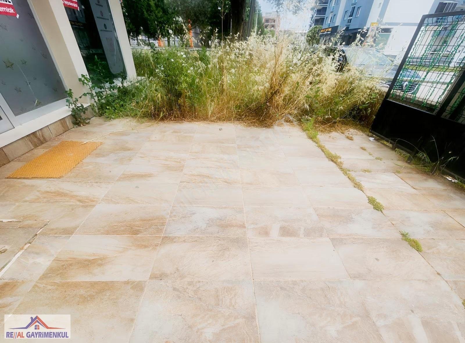 Realden Kasımpaşada Okullar Bölgesinde 100 M2 Dükkan - Görsel 3