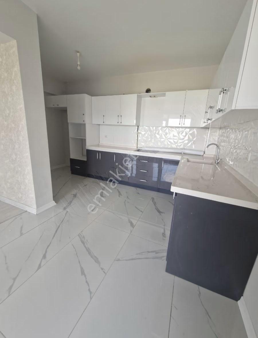 Mimsin Fatih Mahallesinde Ana Cadde Üzerinde 4+1 Satılık Daire