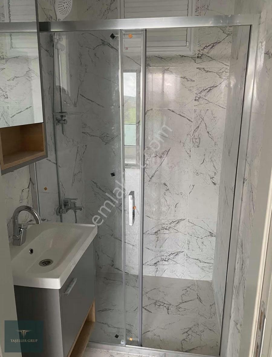 Akçalarda Göl Manzaralı Site İçi Yüksek Kredi 2+1 Geniş Daire - Görsel 27