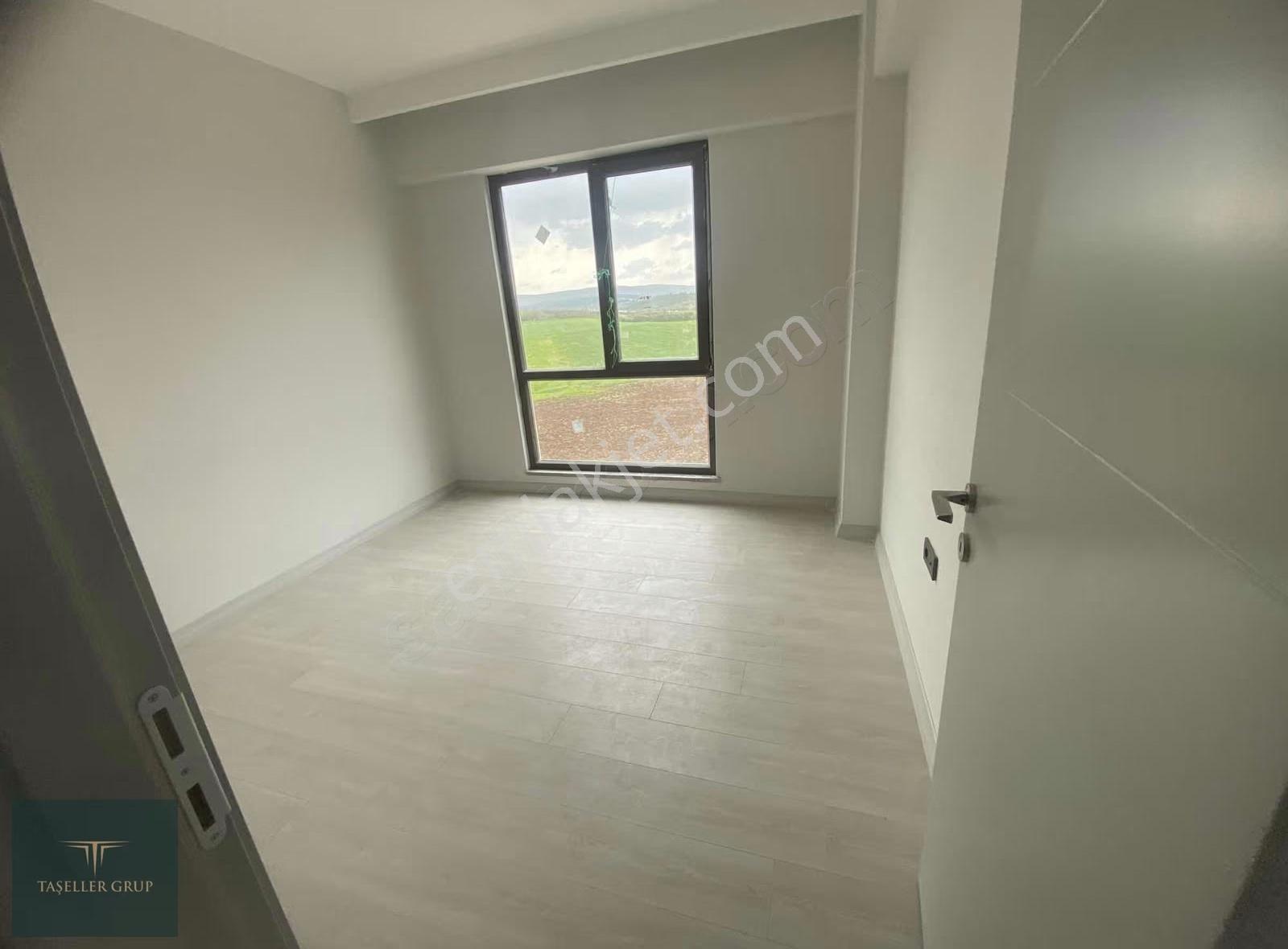 Akçalarda Göl Manzaralı Site İçi Yüksek Kredi 2+1 Geniş Daire - Görsel 11