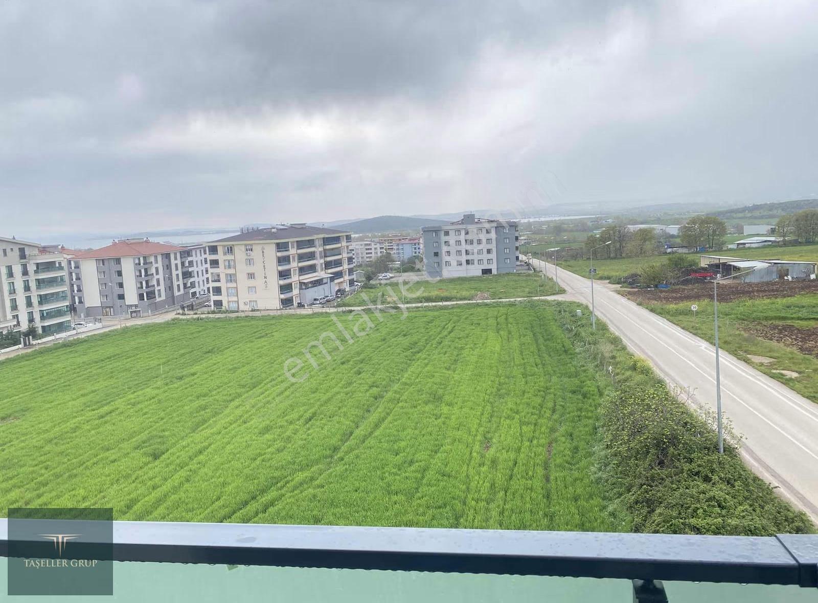 Akçalarda Göl Manzaralı Site İçi Yüksek Kredi 2+1 Geniş Daire - Görsel 23