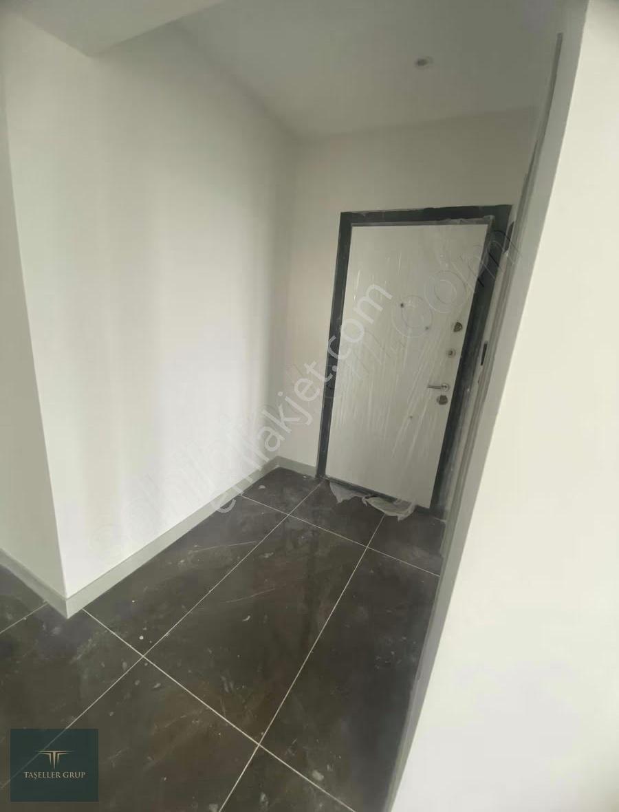 Akçalarda Göl Manzaralı Site İçi Yüksek Kredi 2+1 Geniş Daire - Görsel 24