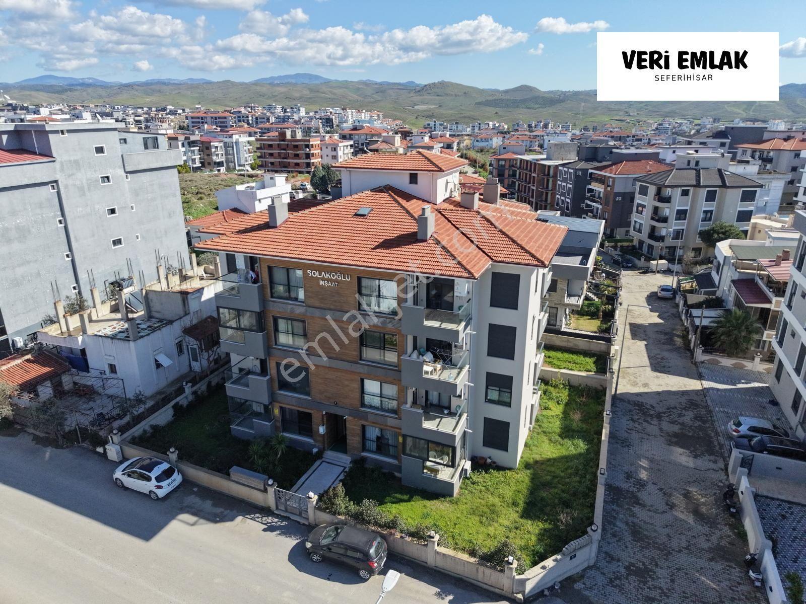 Veri'den Ayrı Mutfaklı, Cam Balkonlu Ve Özel Tasarım Daire!