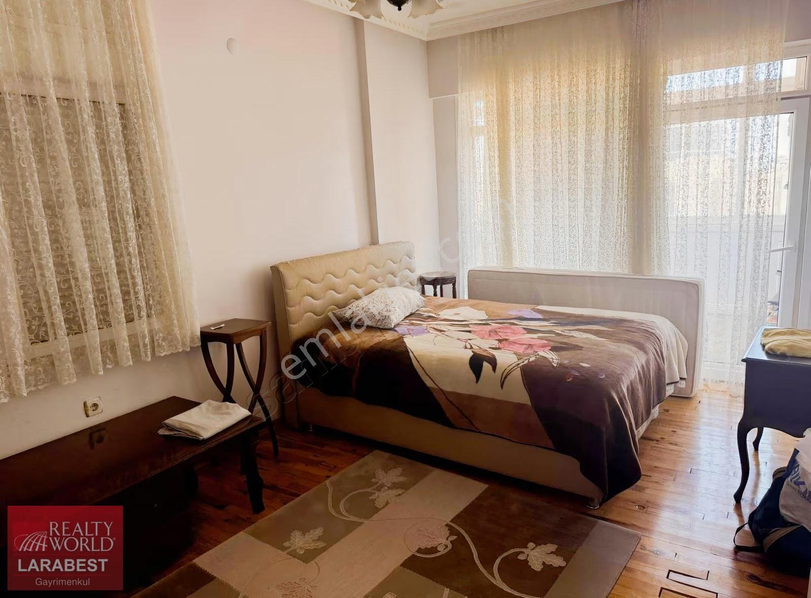 Altıntaşta Havuzlu Sitede Eşyalı 150 M² Geniş 2+1 Daire - Görsel 7