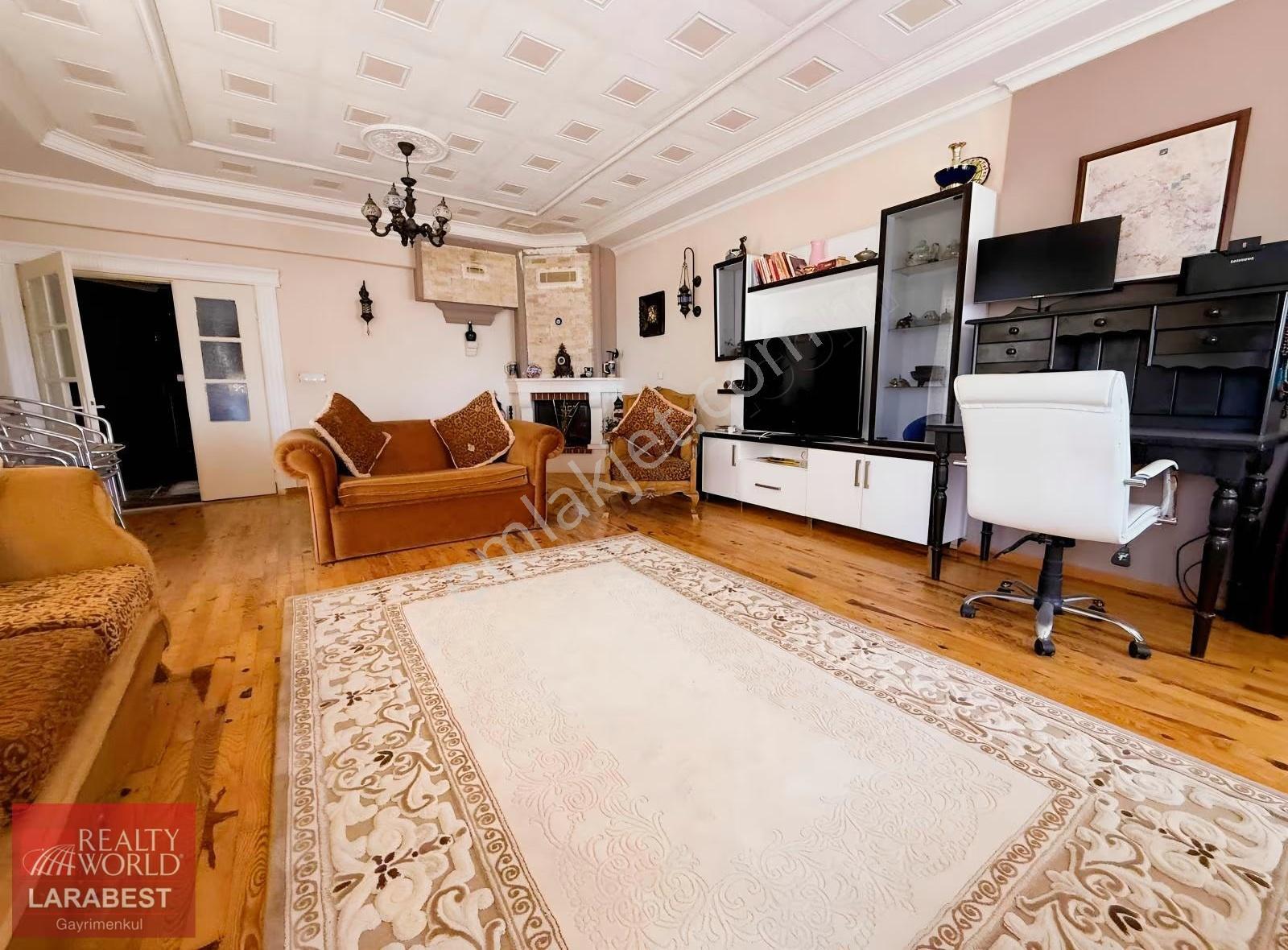 Altıntaşta Havuzlu Sitede Eşyalı 150 M² Geniş 2+1 Daire - Görsel 14