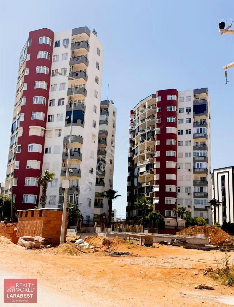 Altıntaşta Havuzlu Sitede Eşyalı 150 M² Geniş 2+1 Daire