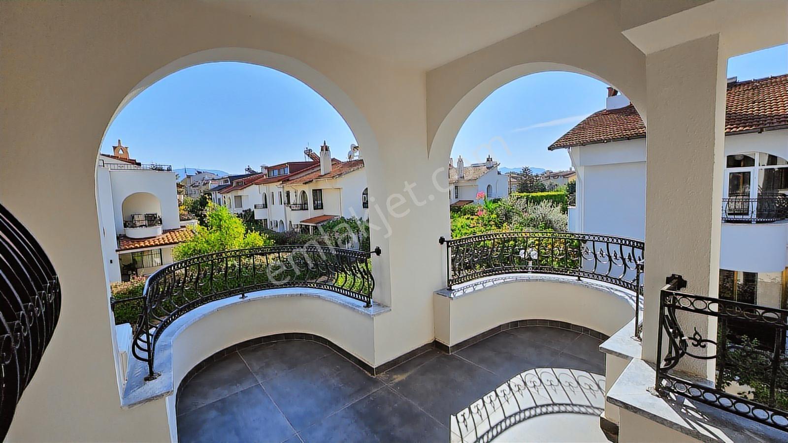 Marmaris Armutalan'da Satılık Bahçeli 4+1 Müstakil Harika Villa - Görsel 32