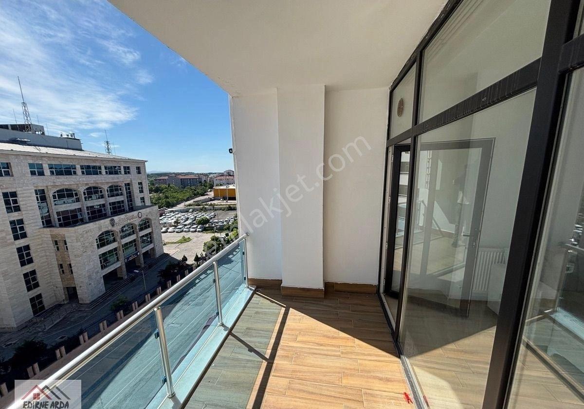 Arda Emlak Ofisinden Libra Teras Evlerinde Ara Kat Balkonlu Eşyalı Daire - Görsel 3