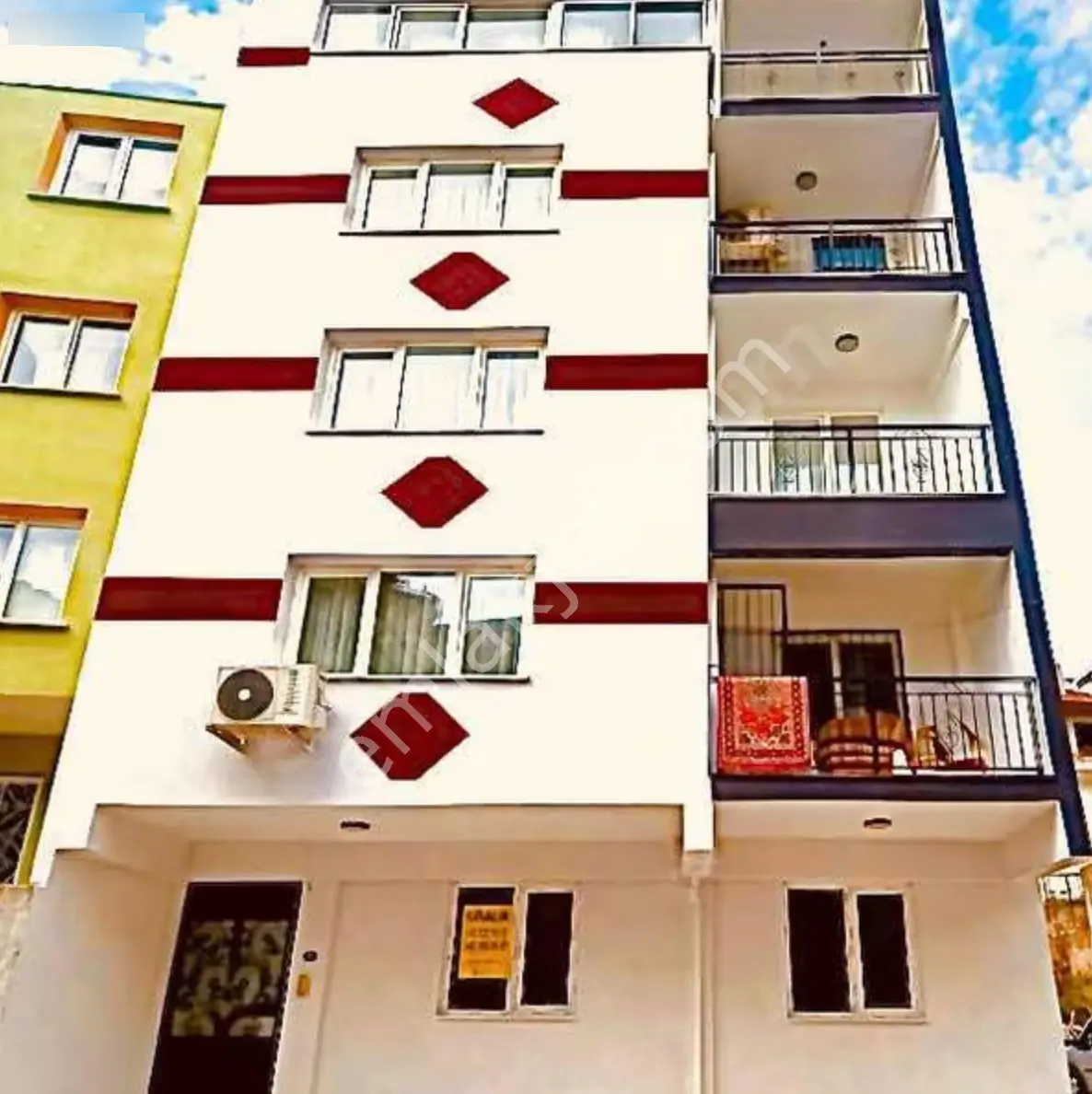 Müstakil Bina 5,5 Kat 153m2 75.000 Kira Getirisi