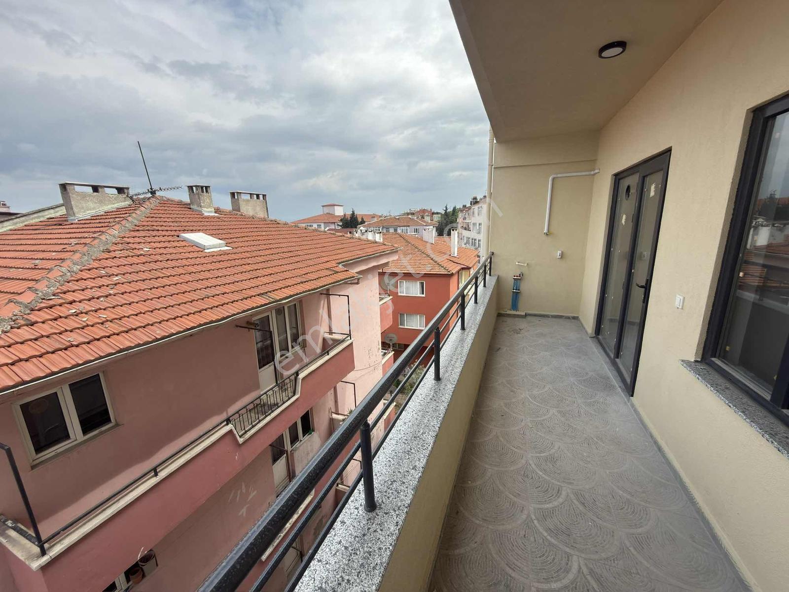 Nef'e Yürüme Mesafesinde Soma Caddesi Üzeri Satılık 1+1 Daire - Görsel 11