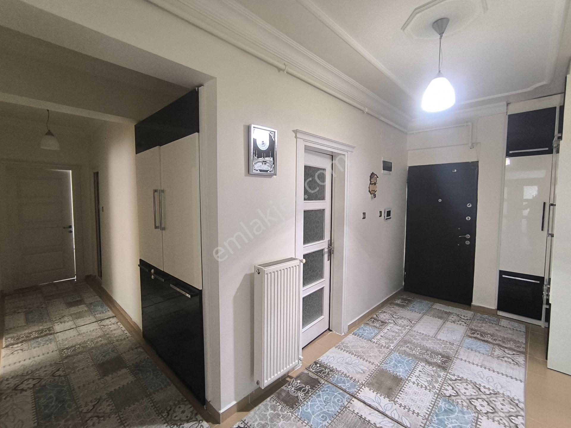 Adıyaman Cumhuriyette 3. Ç. Yolu Üzeri Satılık 4+1 Ferah Daire - Görsel 11