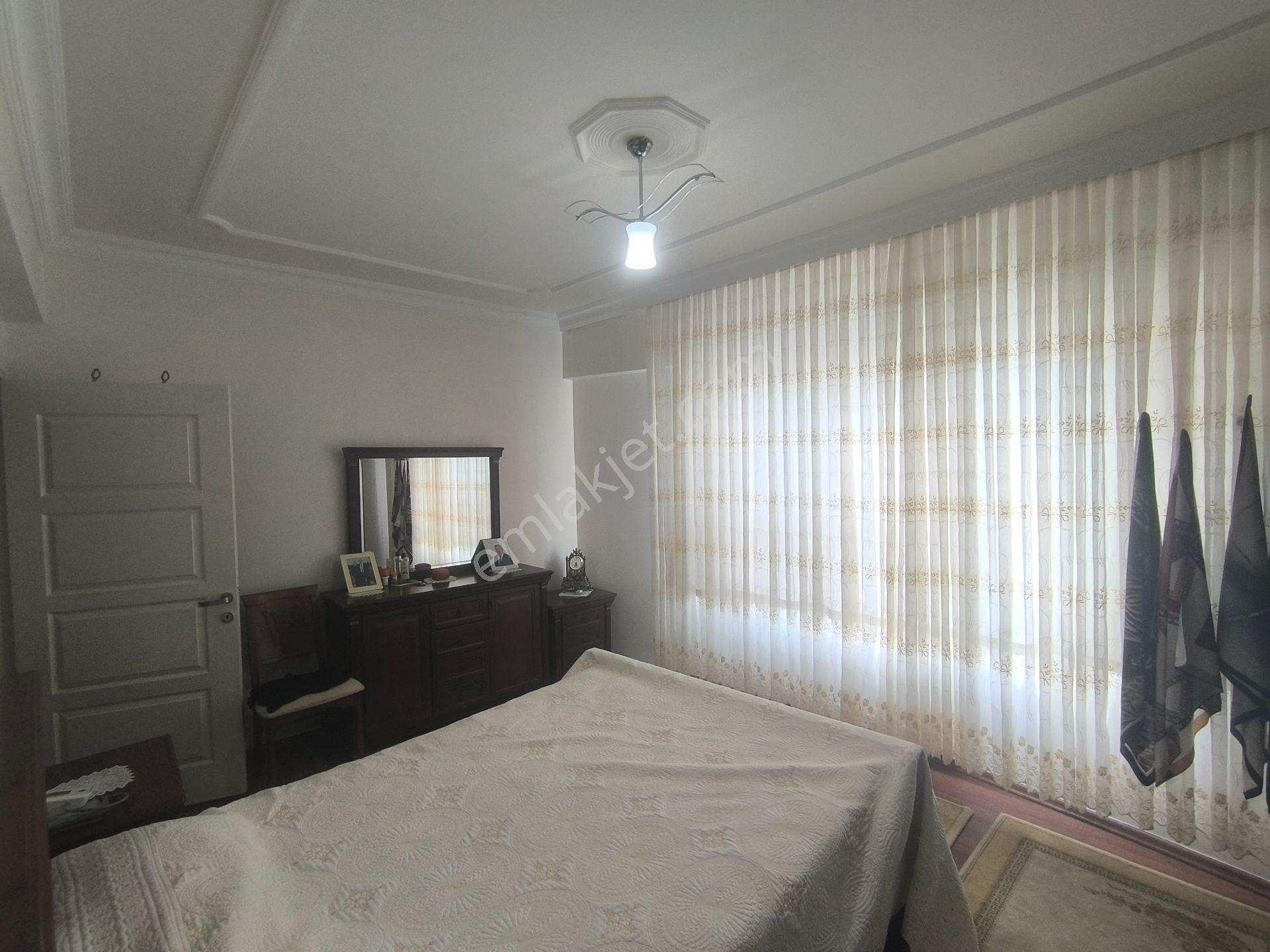 Adıyaman Cumhuriyette 3. Ç. Yolu Üzeri Satılık 4+1 Ferah Daire - Görsel 9