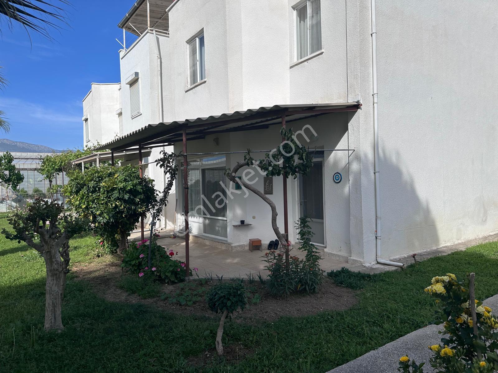 Anamur'da Eşyalı Yazlık Denize 500 Metre 3 Katlı - Görsel 3