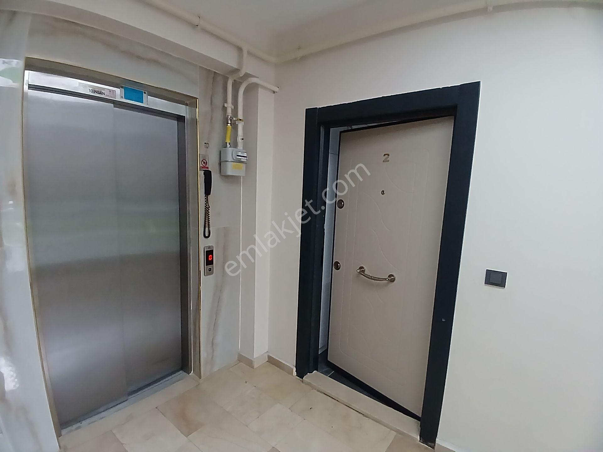 Remax Design Serdivan Köprübaşı Esra Sultan Sitesinde 4+1 Satılık Daire - Görsel 8