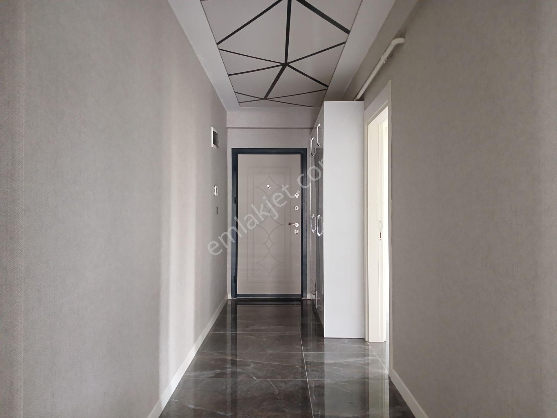Remax Design Serdivan Köprübaşı Esra Sultan Sitesinde 4+1 Satılık Daire - Görsel 12