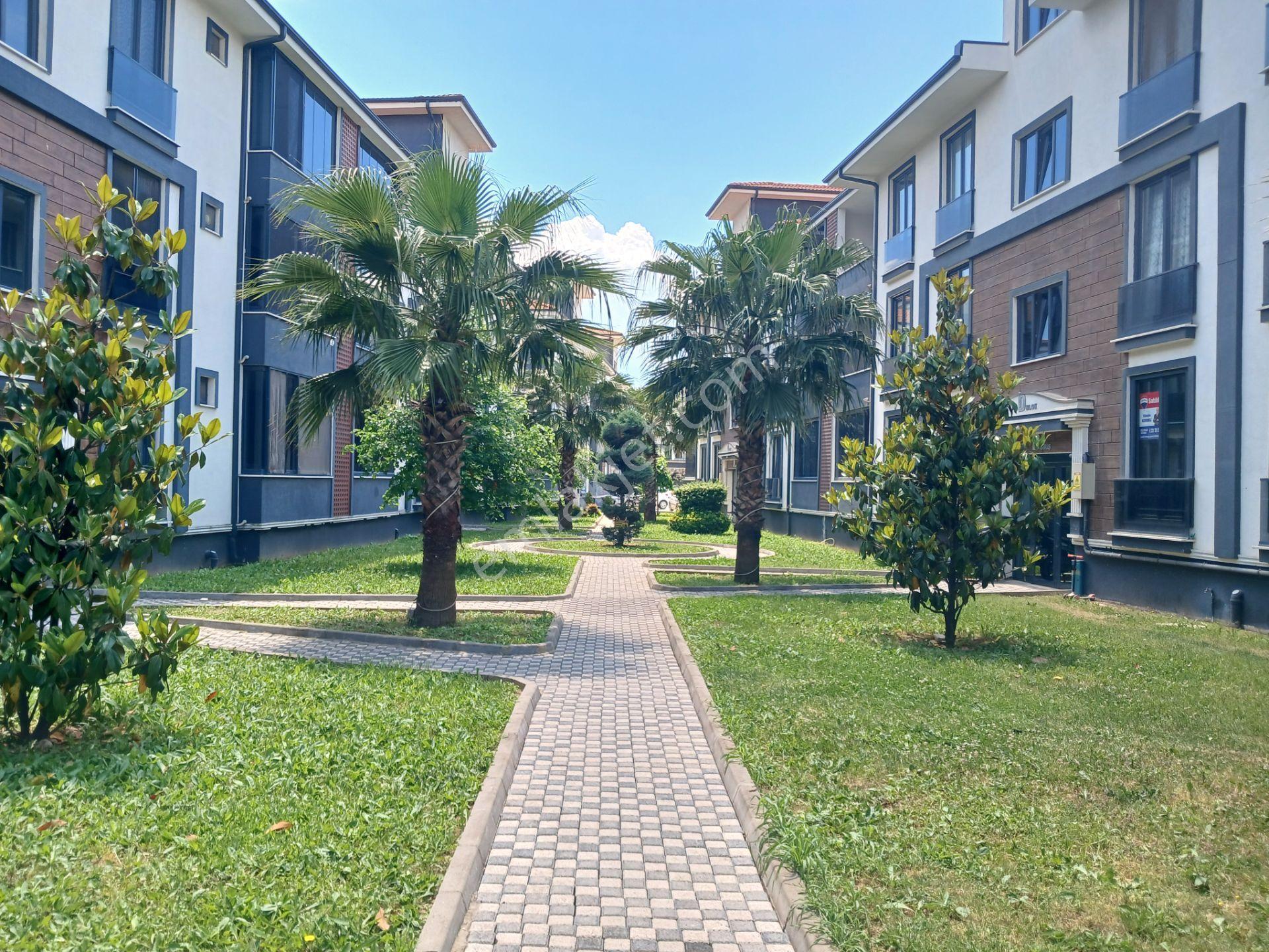 Remax Design Serdivan Köprübaşı Esra Sultan Sitesinde 4+1 Satılık Daire