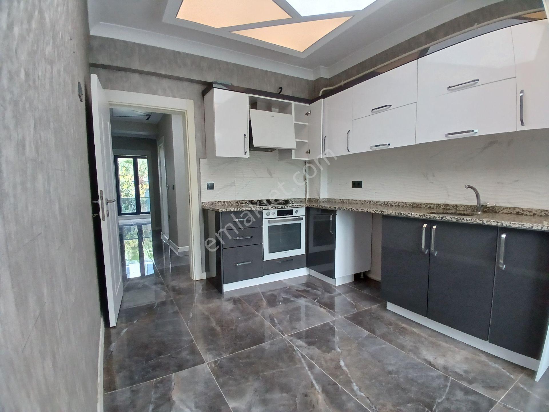Remax Design Serdivan Köprübaşı Esra Sultan Sitesinde 4+1 Satılık Daire - Görsel 15