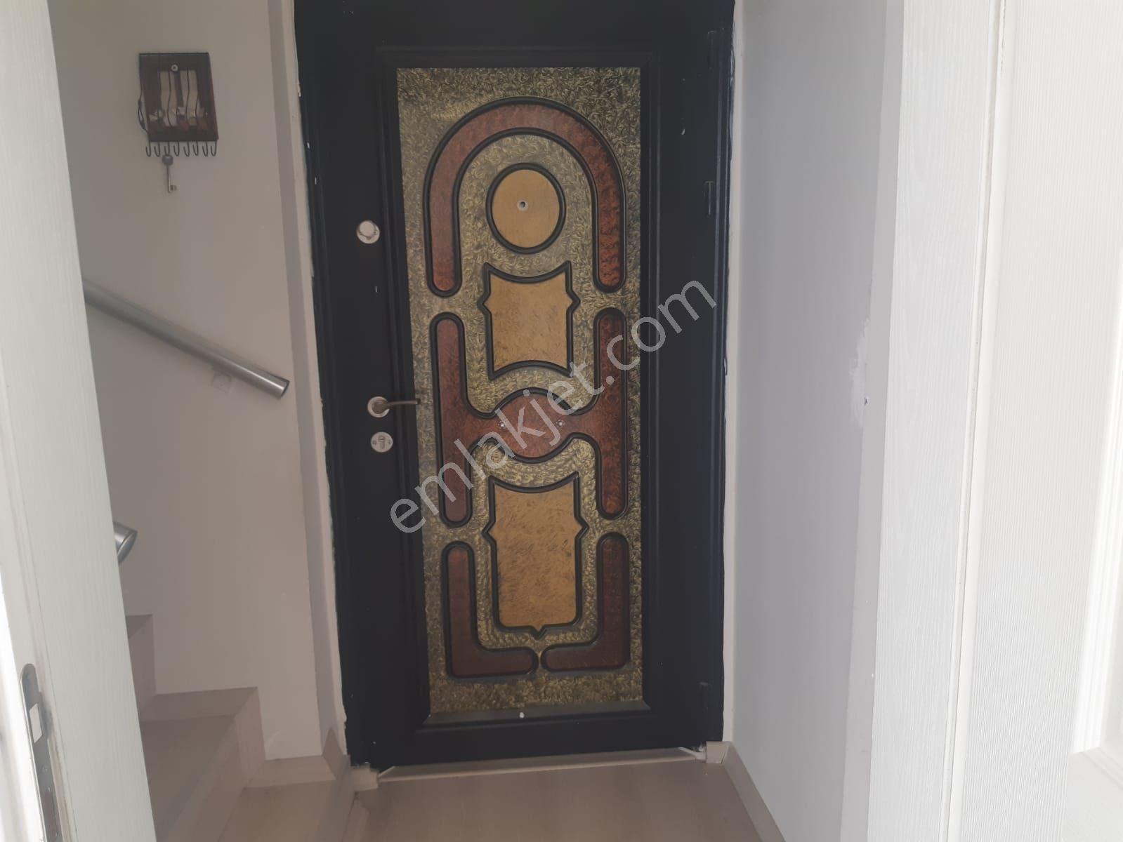 Bornova Doğanlar'da Kiralık 4+1 Doğalgazlı, Dubleks Daire - Görsel 4