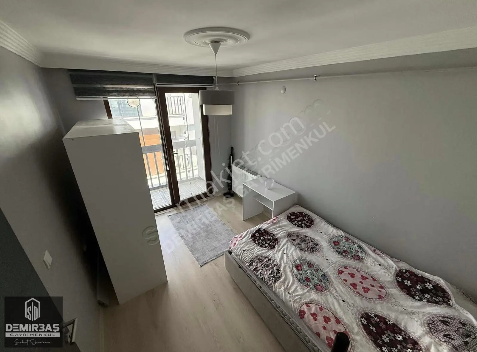 Demirbaş Gayrimenkul'den Üniversite Bölgesinde Eşyalı 1+1 Daire - Görsel 2