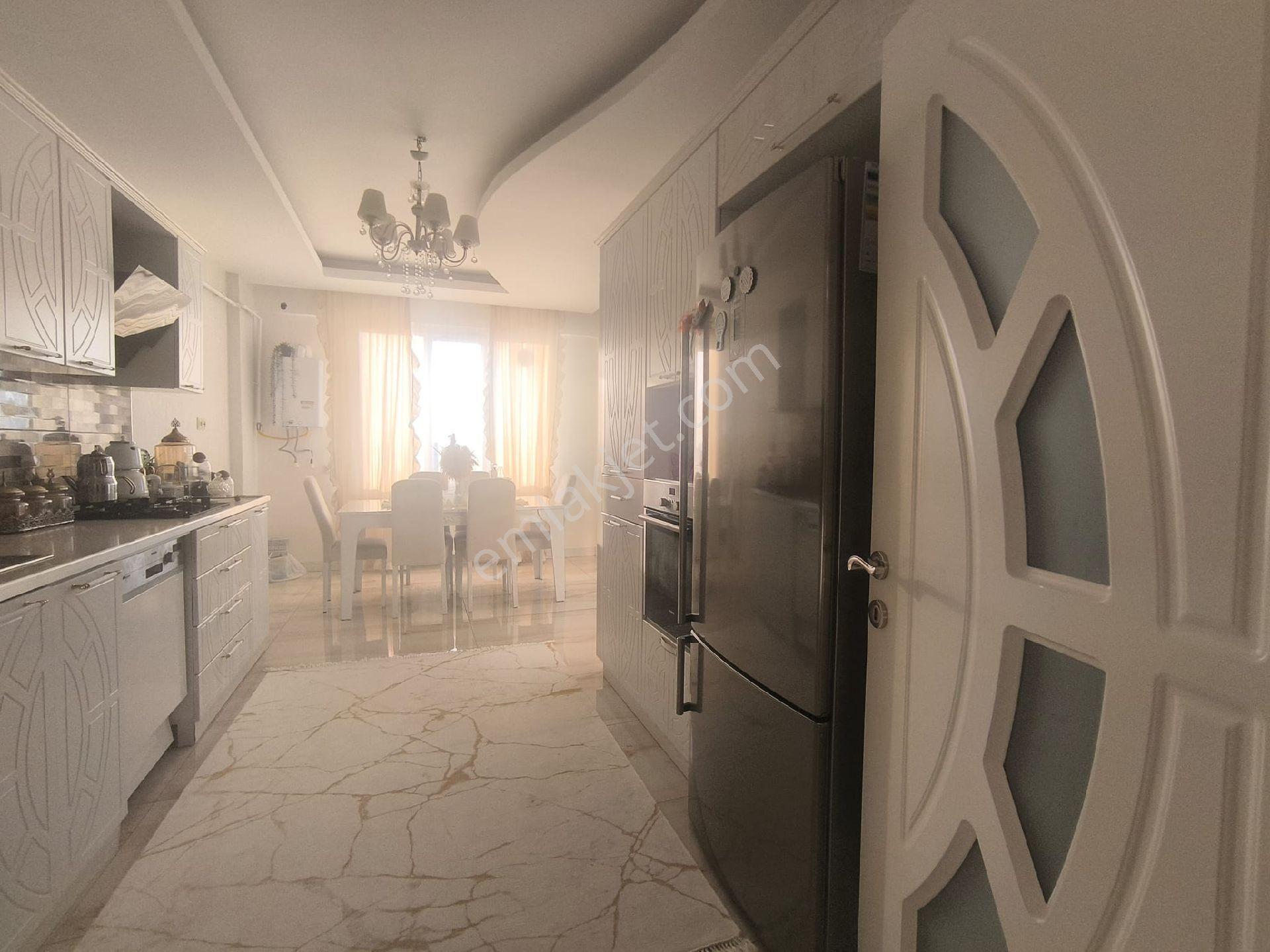 Fabrika Mahallesi'nde İçi Full Yapılı Temiz 3.5+1 - Görsel 18