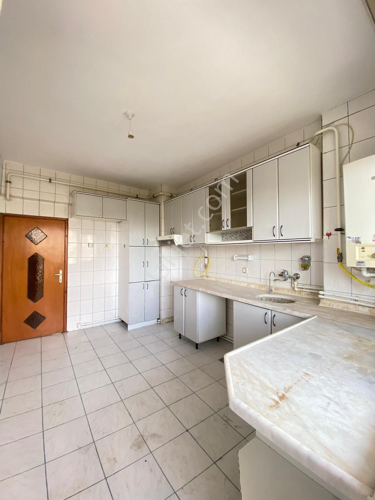 Turkuazdan Sgk Avm Adliye Yakını Y. Isıtma Asansörlü 3+1 Kiralık - Görsel 4