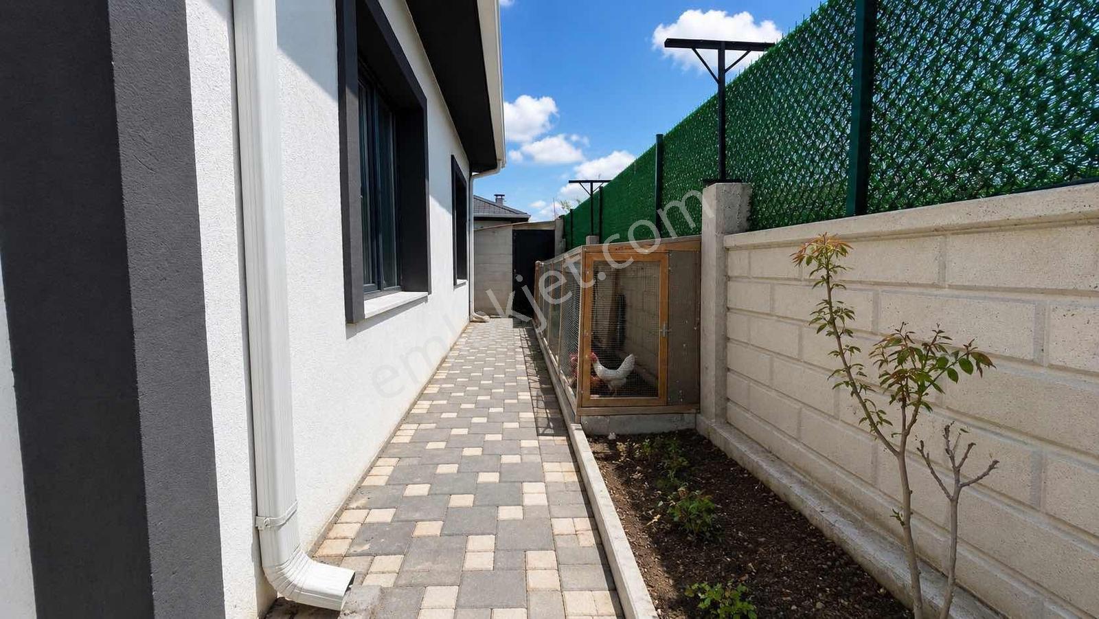 Konal'dan Merkezi Konumda Fırsat 2+1 Butik Villa - Görsel 4