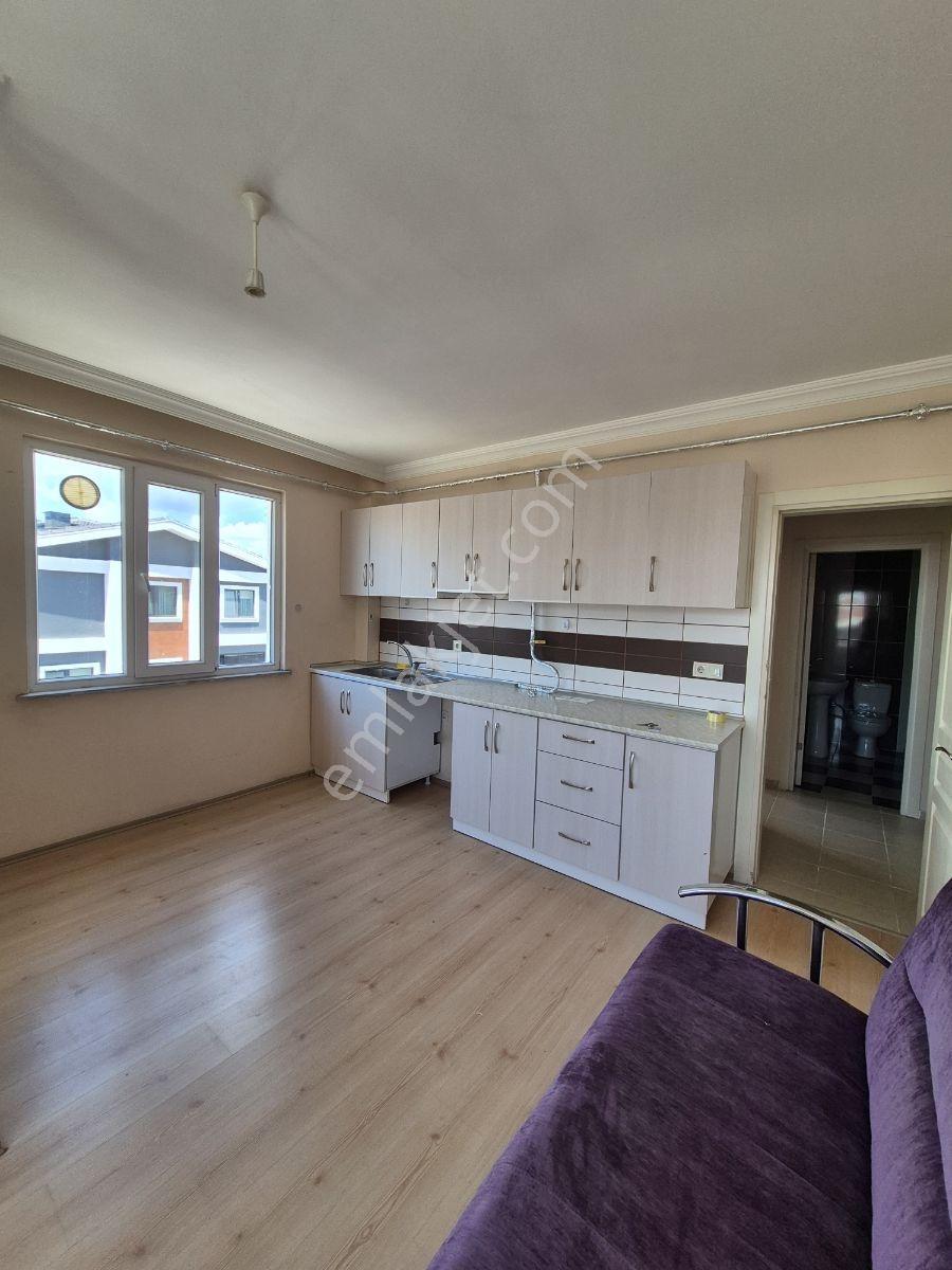 Kırklareli İstasyon Mahallesinde Ara Kat 1+1 Kiralık Daire