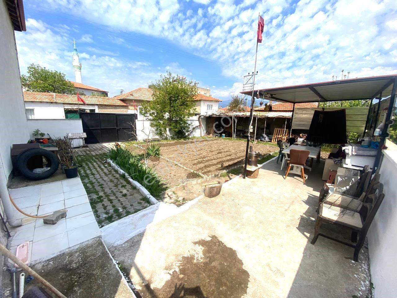 🔴🏡aktiften Çoruk'ta 330m2 Arsa İçerisinde Geniş Bahçeli Ayrı Girişli 2+1 Satılık Müstakil Ev