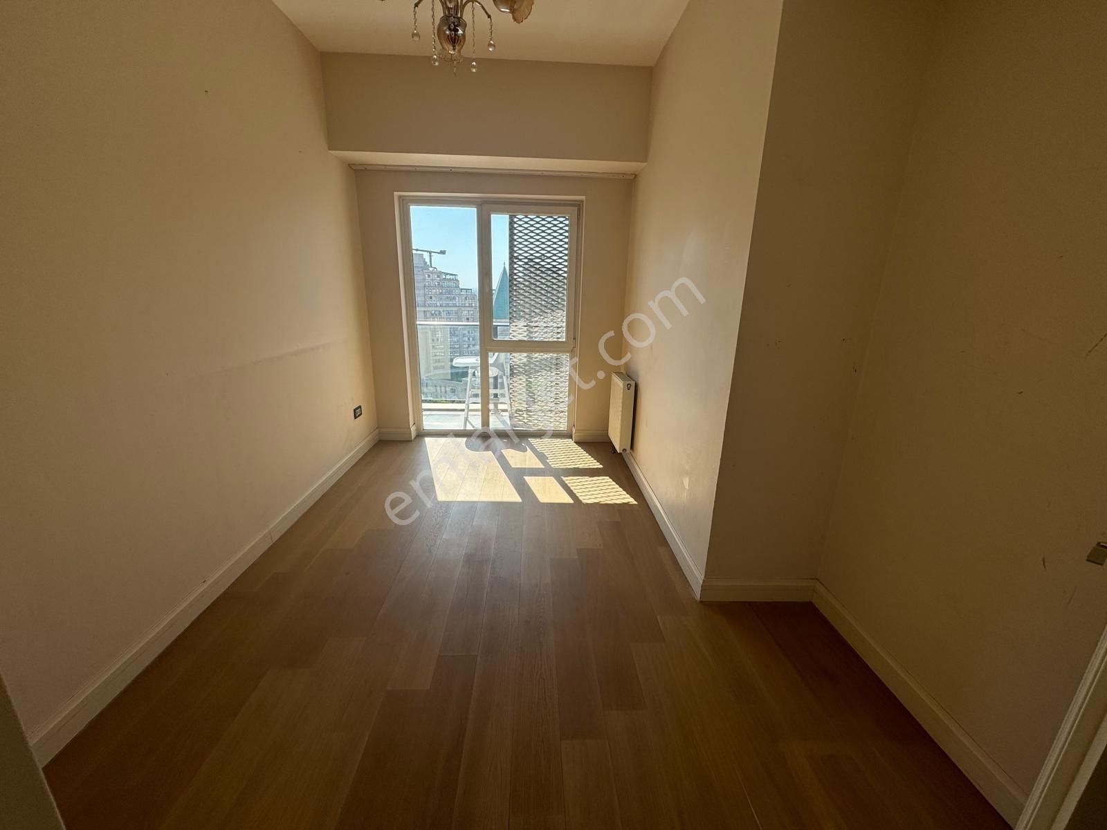Venezia'da Peyzaj Mnz Boş Kiralık 2+1 Daire - Görsel 4