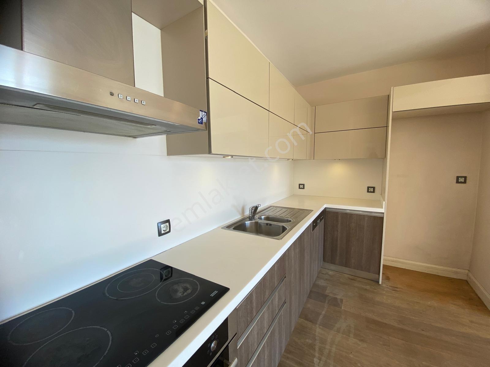 Venezia'da Peyzaj Mnz Boş Kiralık 2+1 Daire - Görsel 13