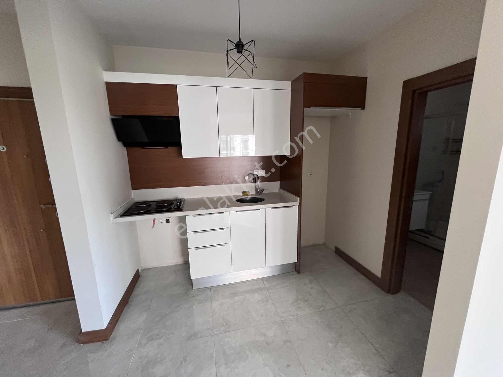Arpalist B Blok Havuz Cephe Site İçi Balkonlu 1+1 Daire - Görsel 15