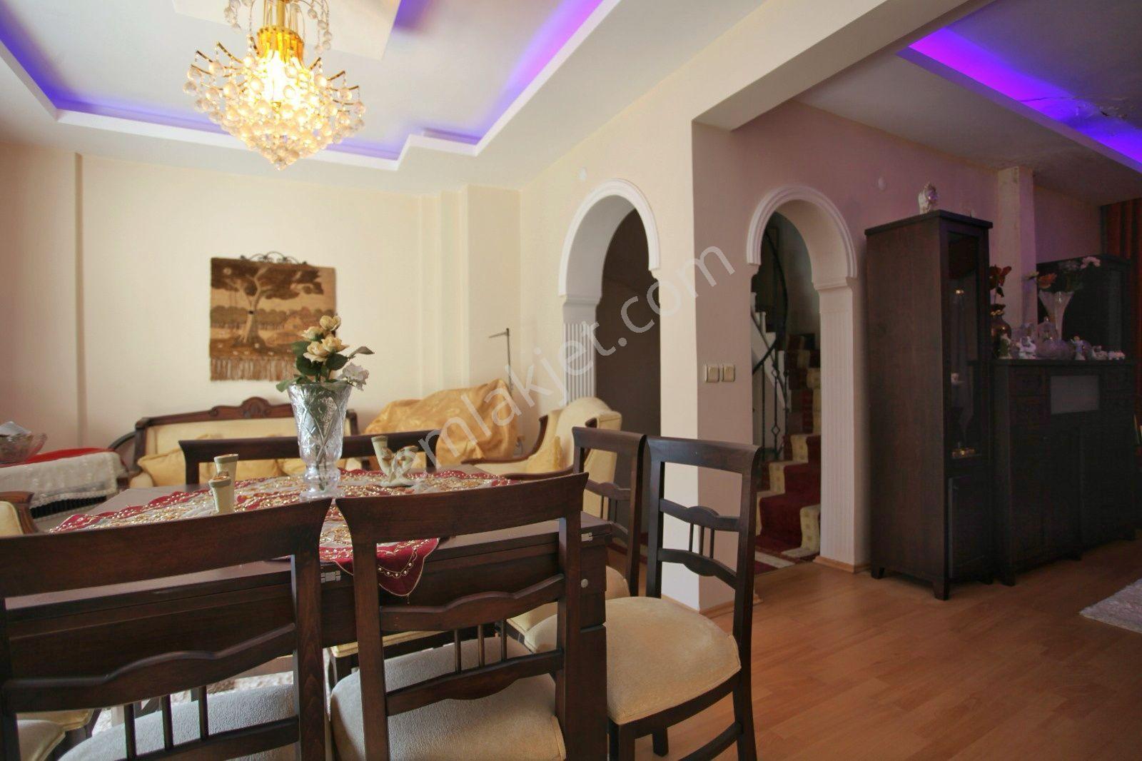 Önder Sağlam Dan Lara Güzeloba Da Satılık 5+2 Villa - Görsel 13