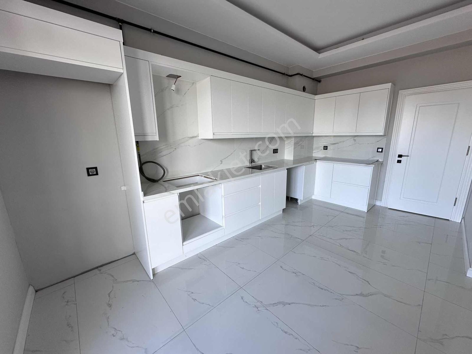 Remax Murat Atakum Geniş Ferah 1.sınıf İşçilikli 4+1 Site Daires - Görsel 2