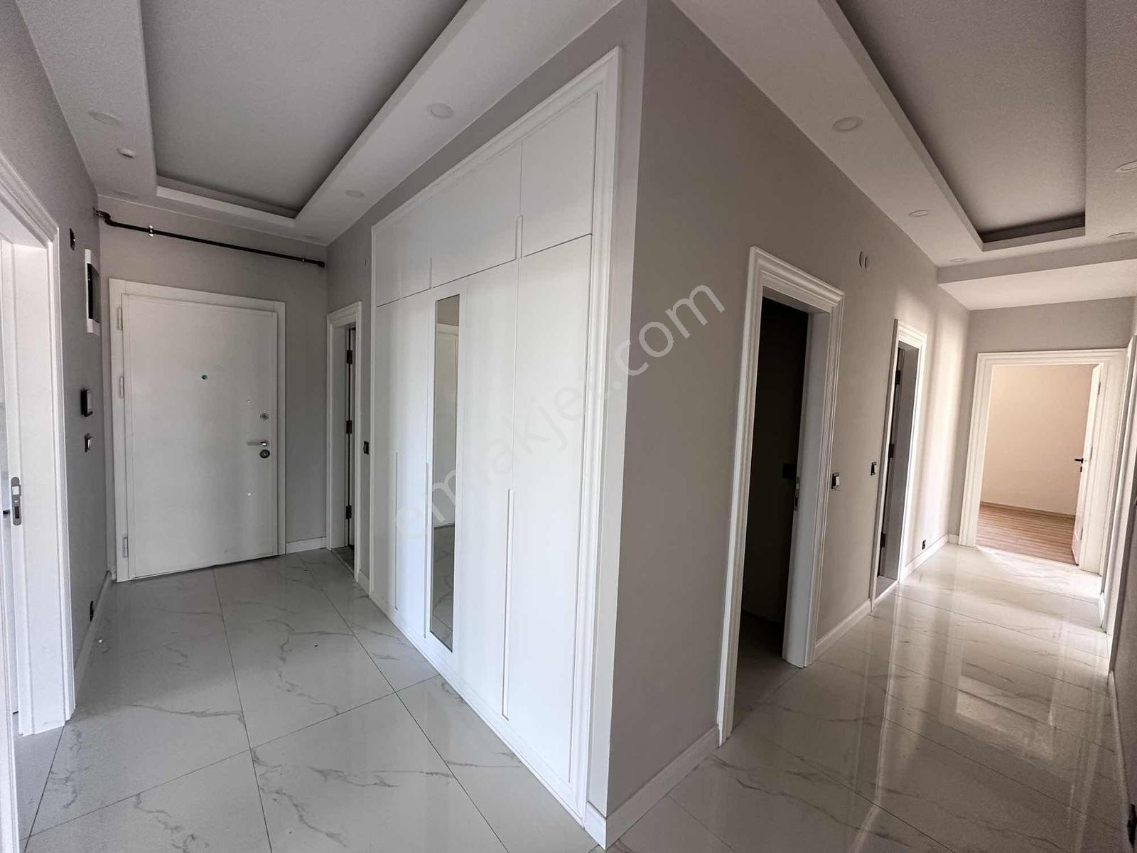 Remax Murat Atakum Geniş Ferah 1.sınıf İşçilikli 4+1 Site Daires - Görsel 18