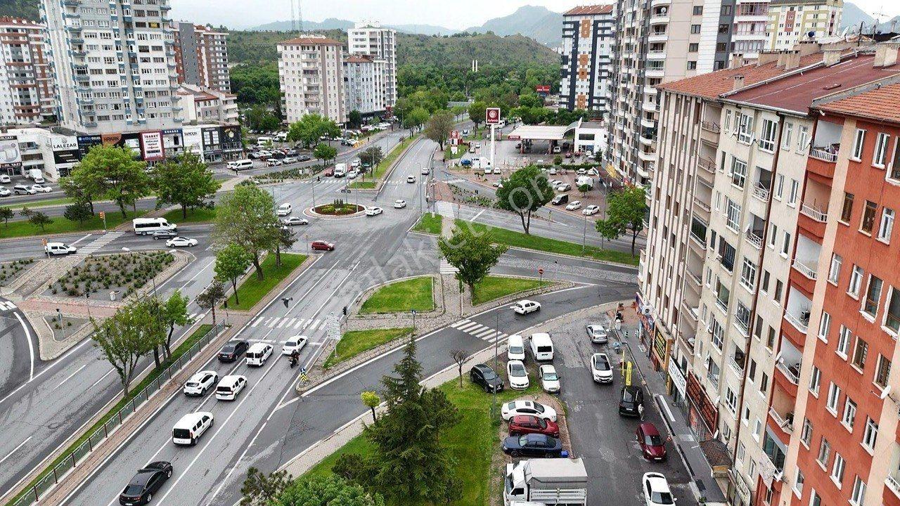 İşlek Cadde Üzeri Her Türlü İş Koluna Müsait Kiralık Dükkan - Görsel 32