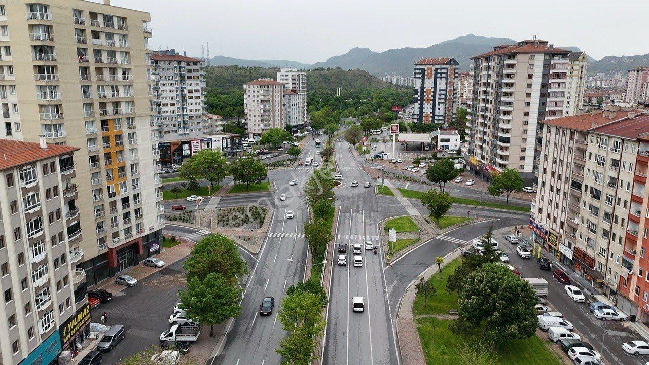 İşlek Cadde Üzeri Her Türlü İş Koluna Müsait Kiralık Dükkan