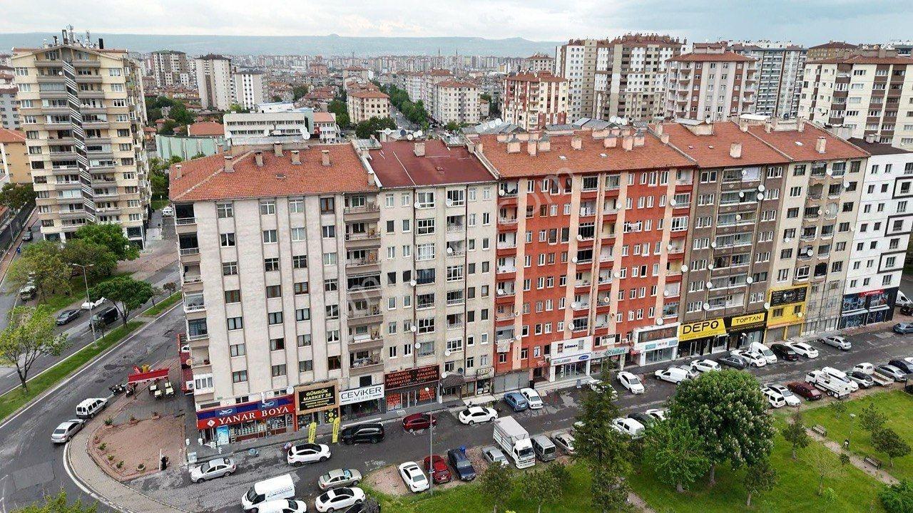İşlek Cadde Üzeri Her Türlü İş Koluna Müsait Kiralık Dükkan - Görsel 35