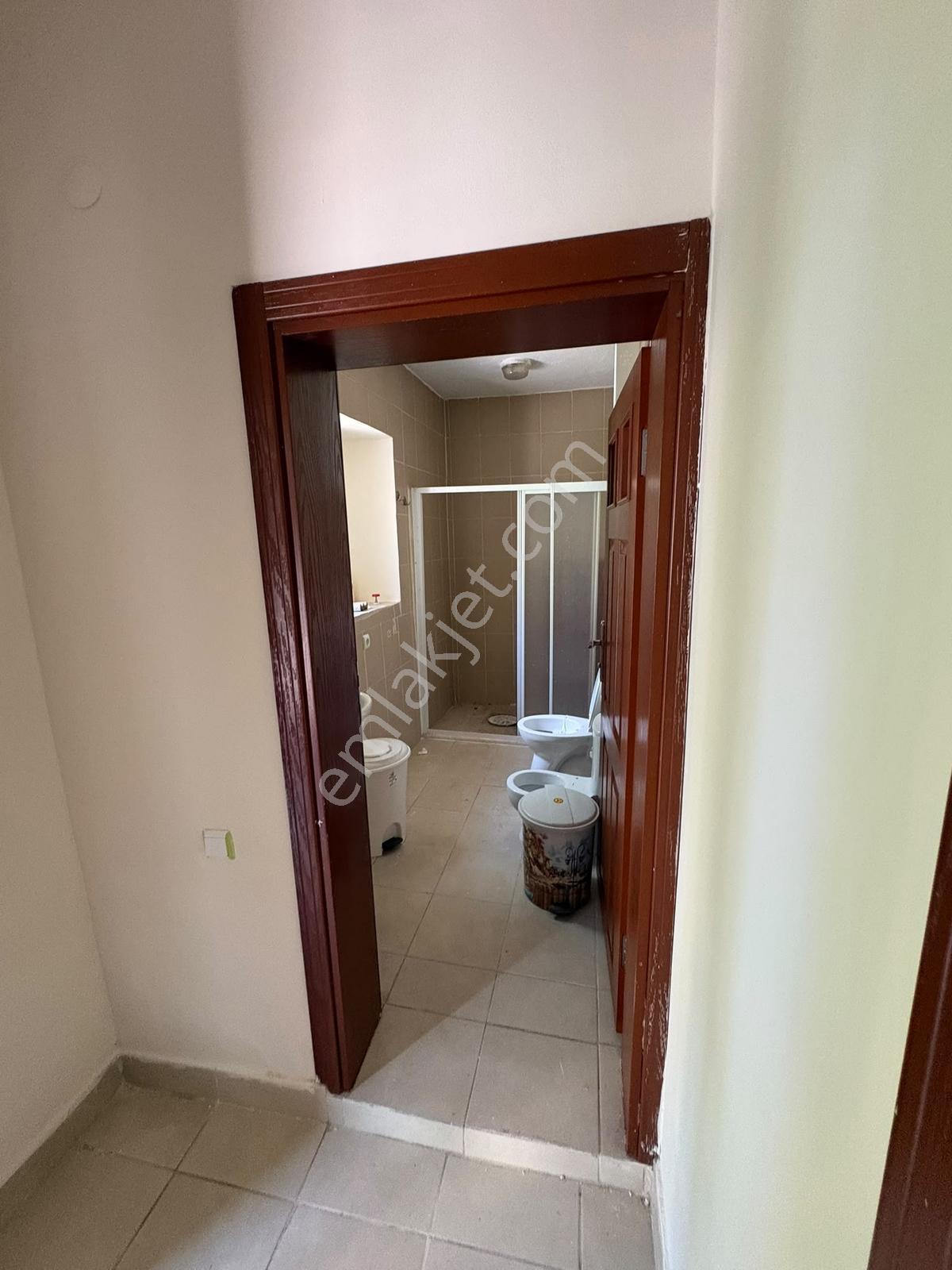 Bahçelievler De Tek Kat Bahçeli Müstakil 2+1 Kiralık Daire - Görsel 22