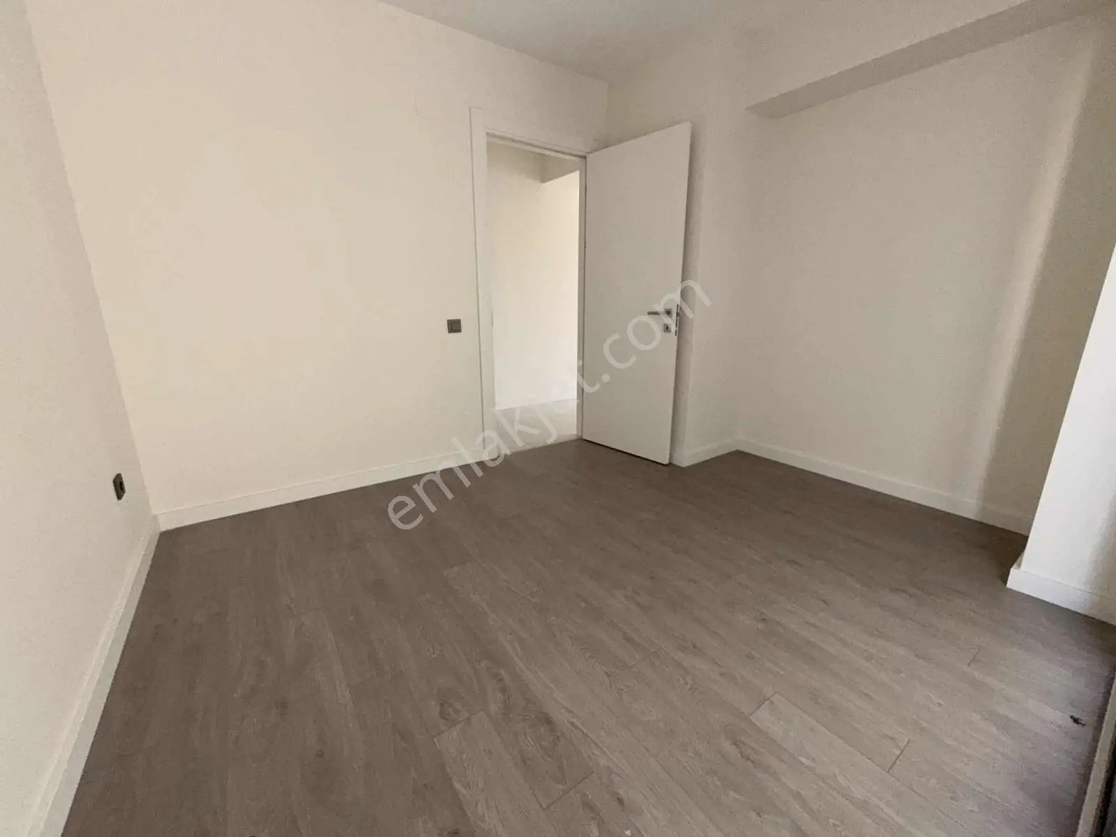 Karşıyaka Bostanlı Sahil'de Denize Sıfır Satılık 3+1 Yalı Diresi - Görsel 33