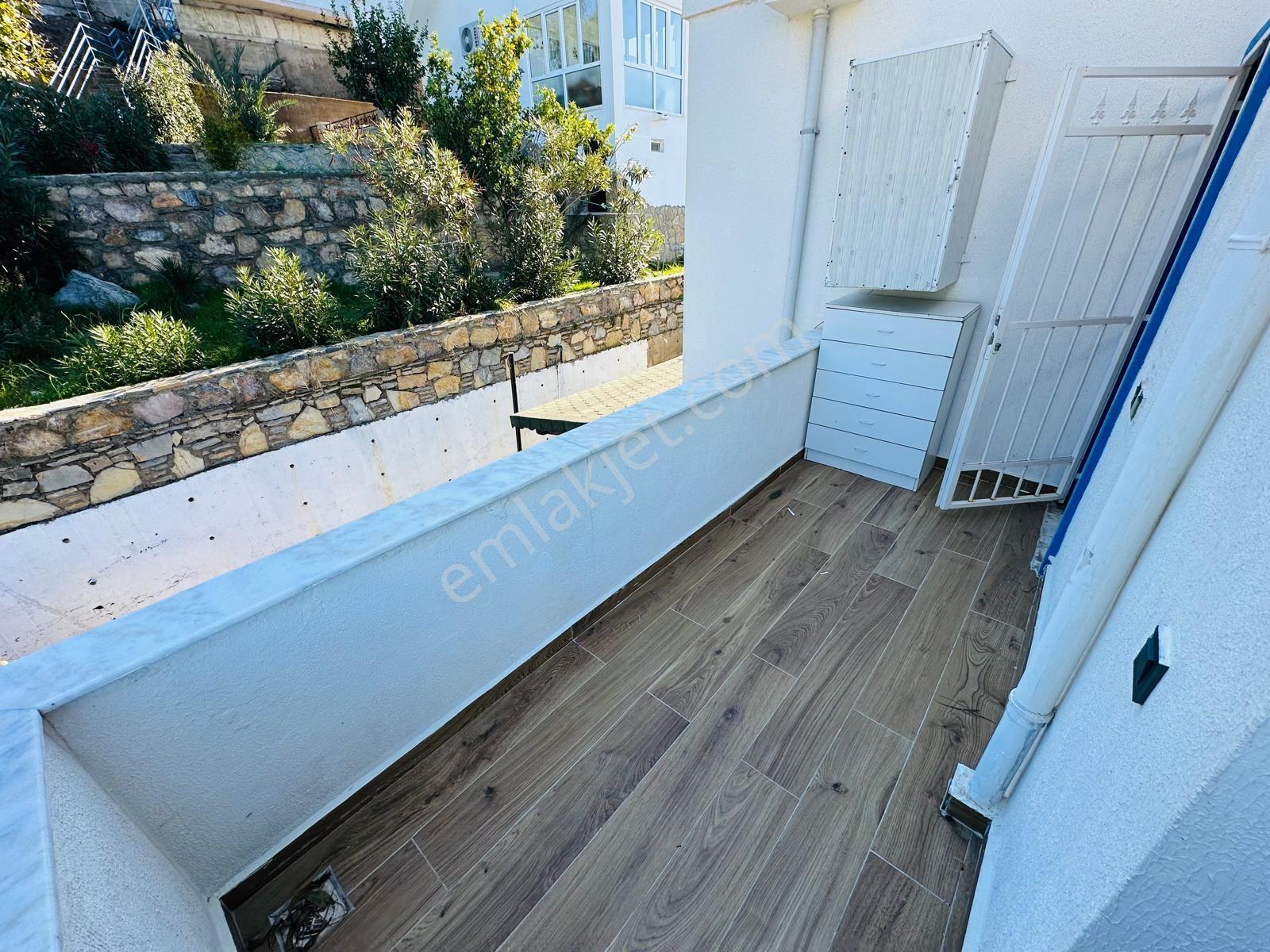 Milas Güllük'te Satılık Eşyalı, Deniz Manzaralı 3+1 Köşe Villa - Görsel 7