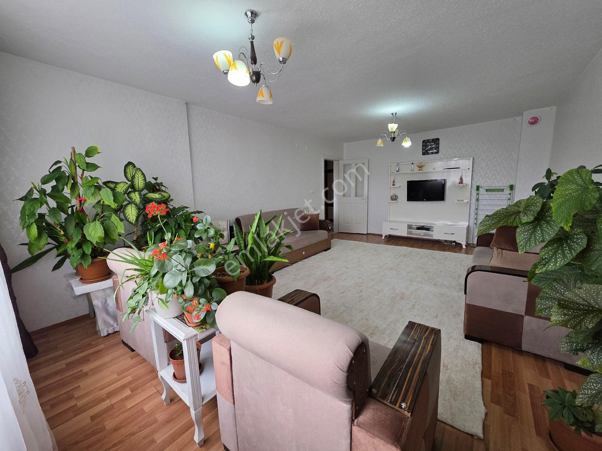 Karataş-2 Şahintepe 3+1 Tramvaya Yakın Arakat Geniş Kiralık - Görsel 3
