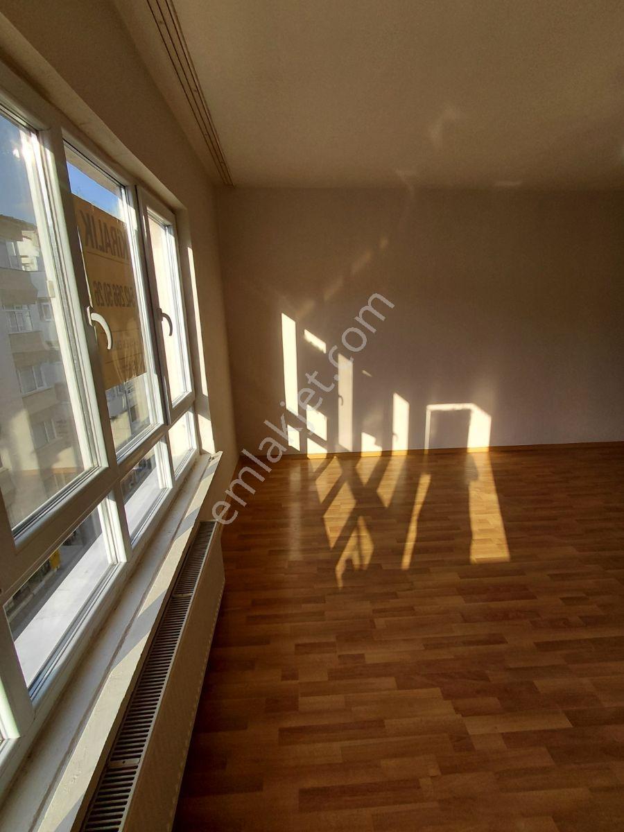 Kaymen Emlak Kiralık Kırmızı Toprak Ercan Sk. 2+1 80 M2 4. Kat - Görsel 27