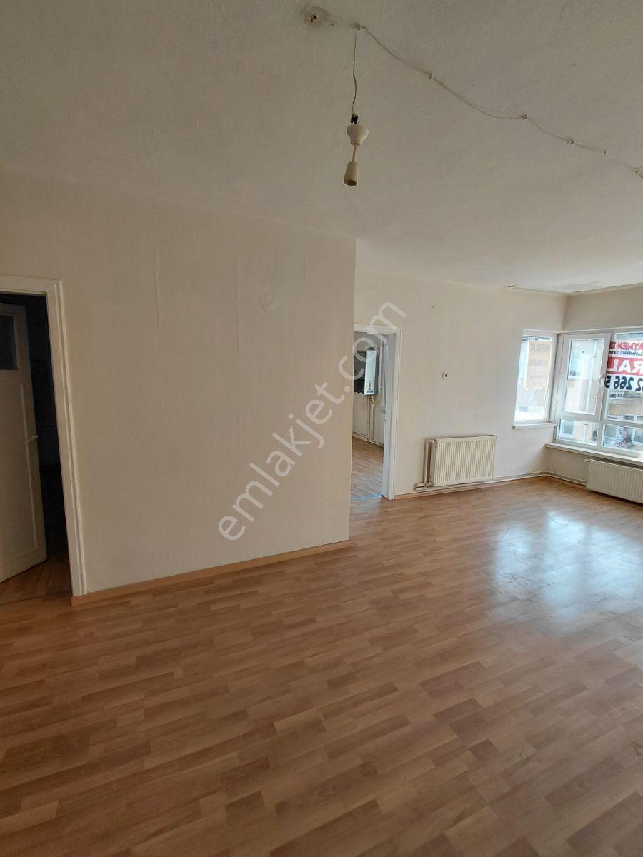 Kaymen Emlak Kiralık Kırmızı Toprak Ercan Sk. 2+1 80 M2 4. Kat - Görsel 5