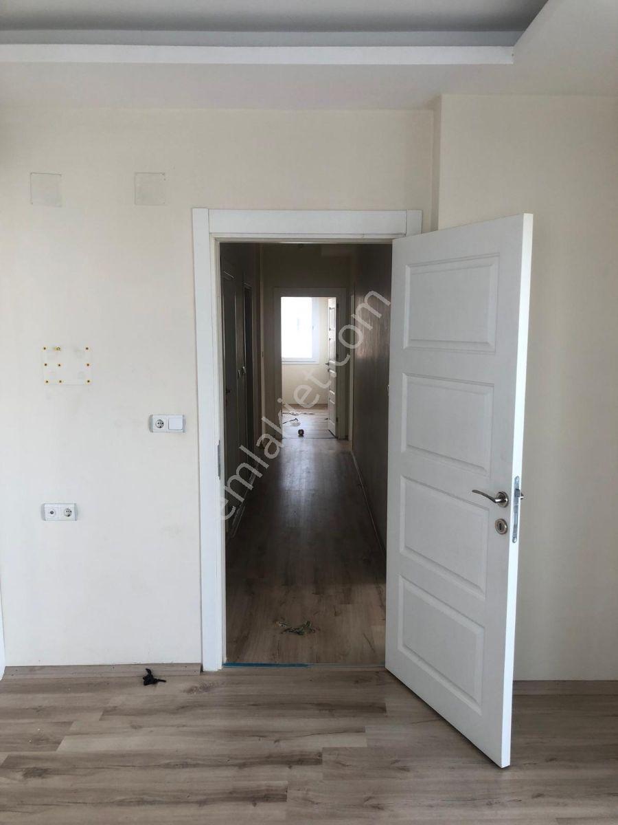 Anadolu Gayrimenkulden Yeni Adliye Yanında 4. Katta 3+1 Kiralık - Görsel 7