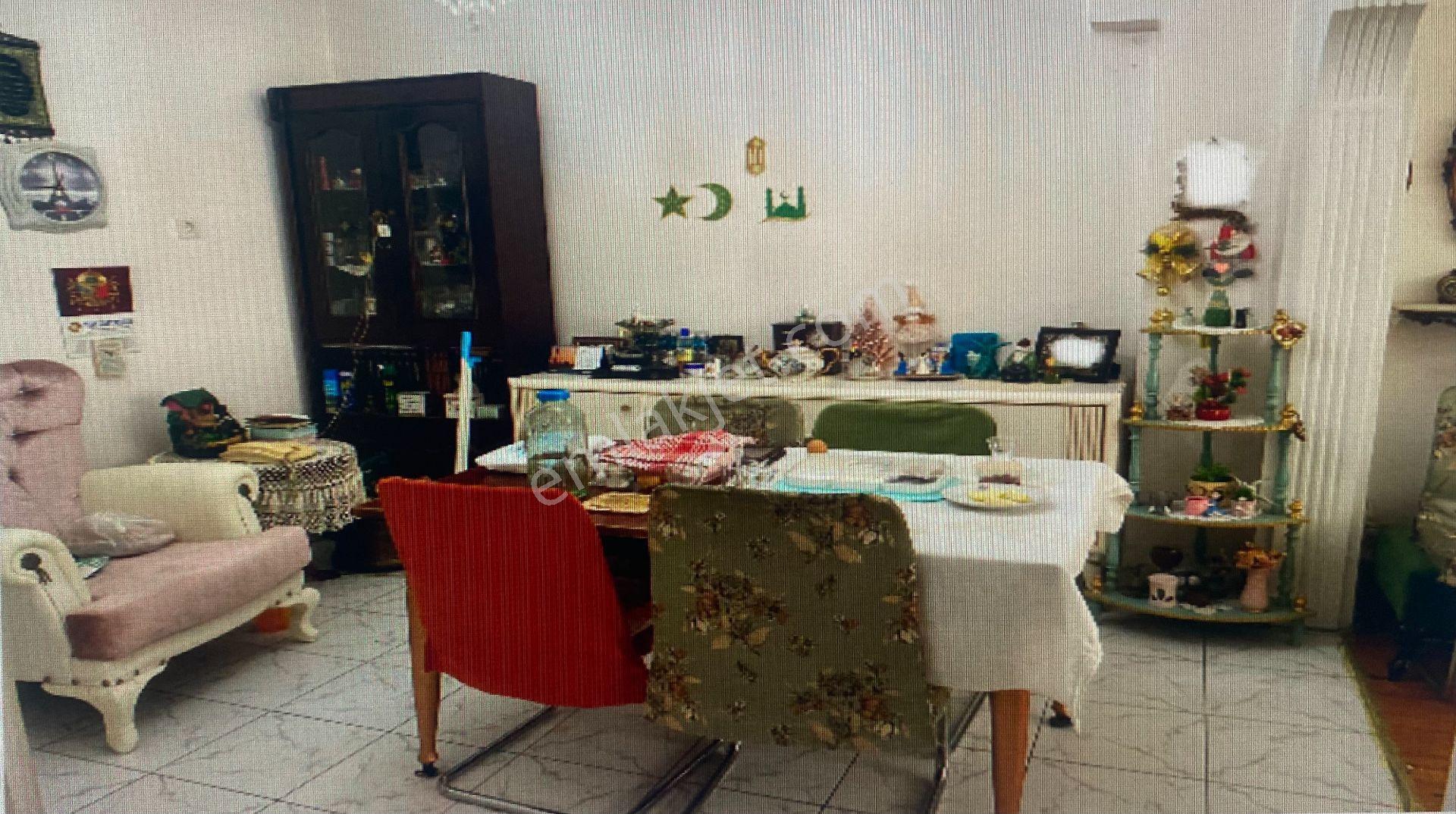 Destan-016 Çapa-tramvay-yan-sokağında-2-oda-1-salon-85m2-kombili-45-yıllık-binadan-açıklama-okuyun - Görsel 15