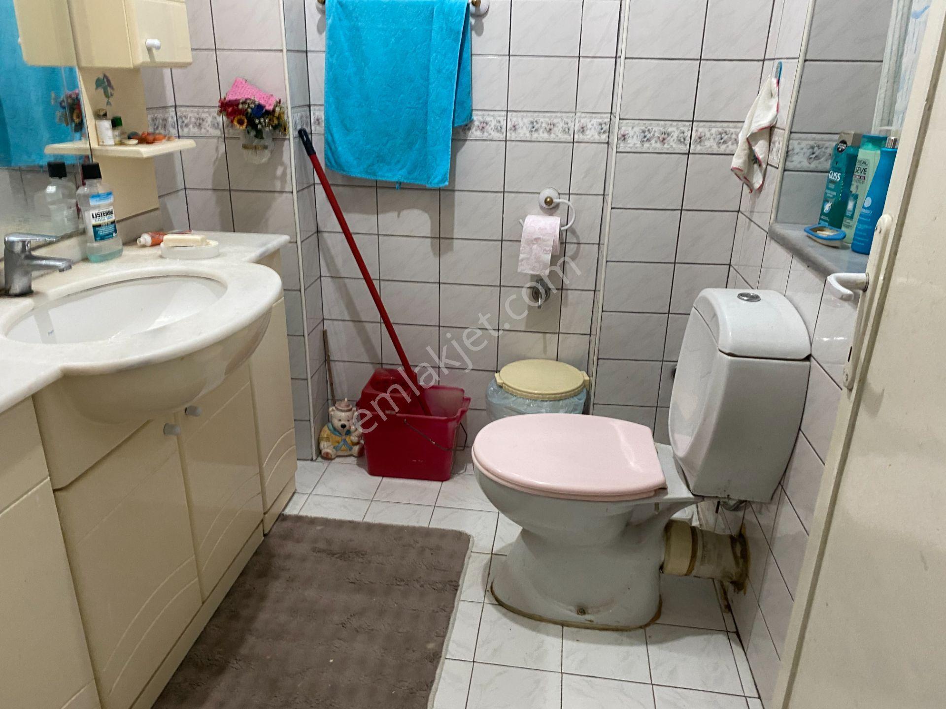 Destan-016 Çapa-tramvay-yan-sokağında-2-oda-1-salon-85m2-kombili-45-yıllık-binadan-açıklama-okuyun - Görsel 23