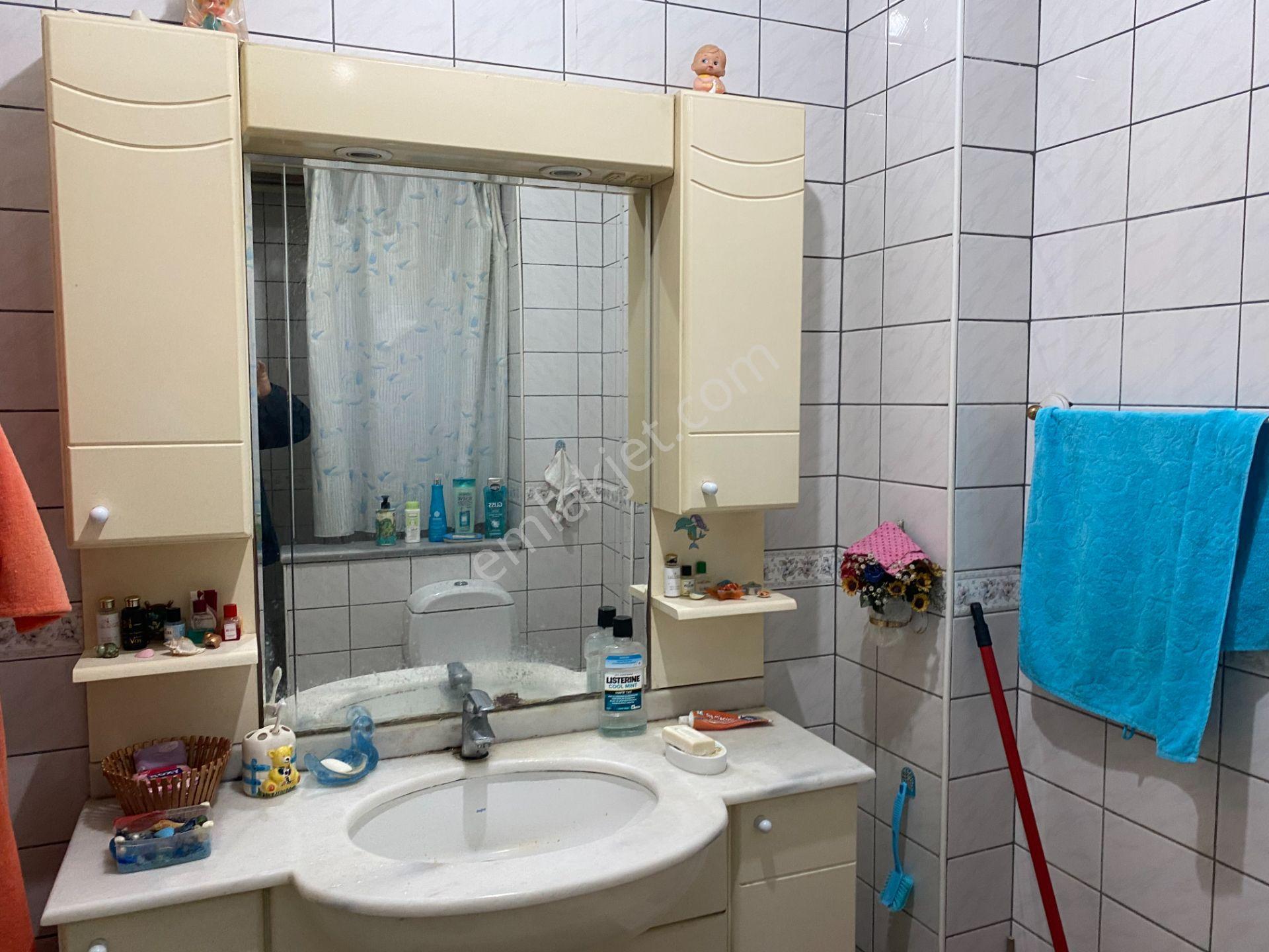 Destan-016 Çapa-tramvay-yan-sokağında-2-oda-1-salon-85m2-kombili-45-yıllık-binadan-açıklama-okuyun - Görsel 27