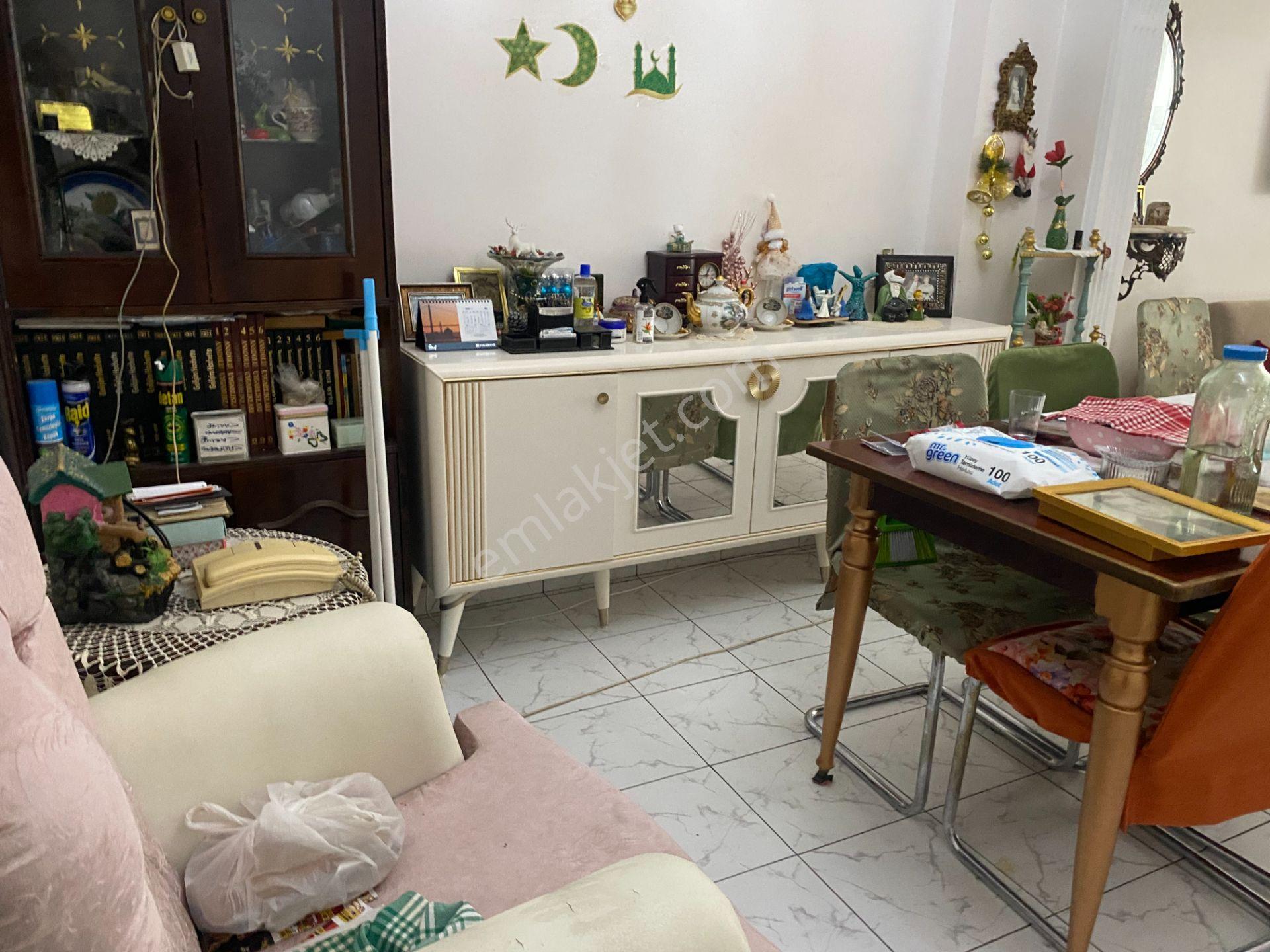 Destan-016 Çapa-tramvay-yan-sokağında-2-oda-1-salon-85m2-kombili-45-yıllık-binadan-açıklama-okuyun - Görsel 35
